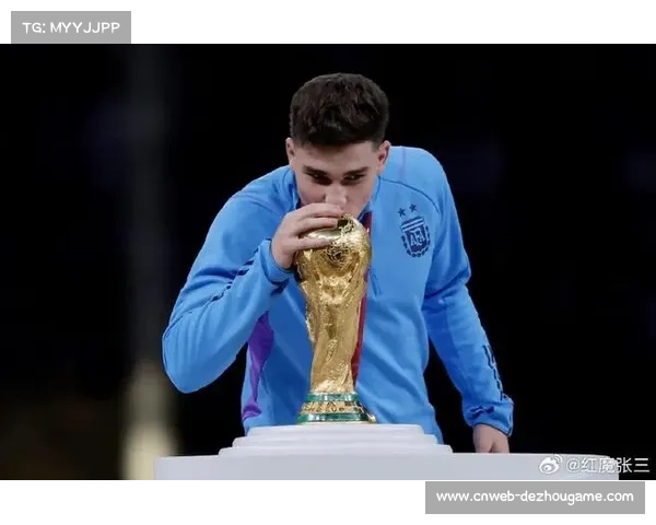 阿尔瓦雷斯加练射门，马竞教练组调整其站位策略